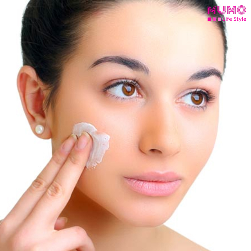 ত্বকের উজ্জ্বলতা বাড়াতে কোন ময়েশ্চরাইজার ব্যবহার করবেন