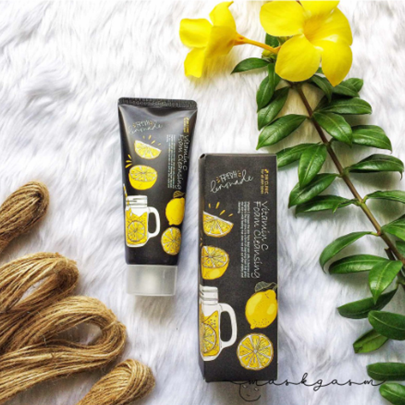 3W Clinic Vitamin C Foam Cleansing 100 ml - Image 3