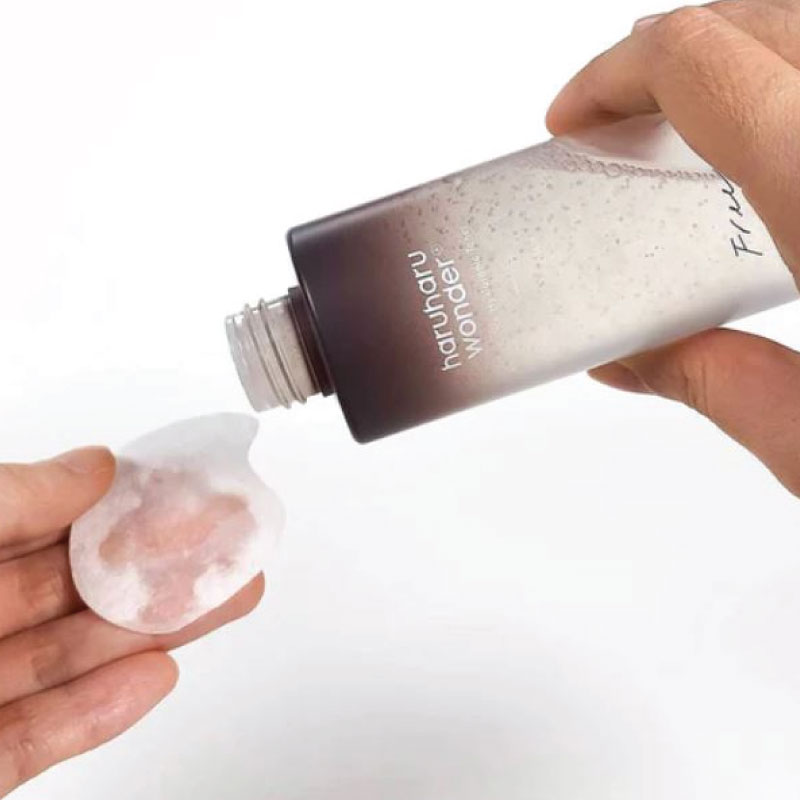 Haruharu Wonder Black Rice Hyaluronic Toner – For Sensitive 300ml - Image 2