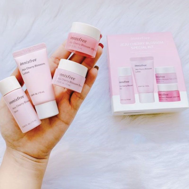 Innisfree Jeju Cherry Blossom Special Kit - Image 3